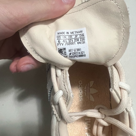Never worn Ivy Park Super Sleek Adidas in beige - Picture 2 of 5